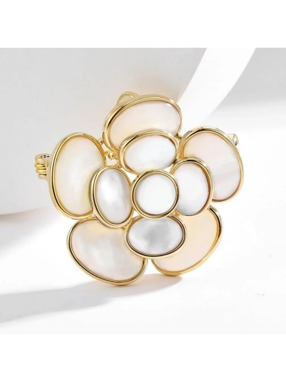 Rhinestone Flower Brooch Pin for Women - Floral Jewelry Gift for Mom & Wife